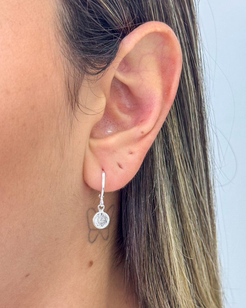 Argolinha com Pingente Ponto de Luz - Semijoia Banhado a Prata