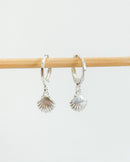 Argolinha com Pingente Concha - Semijoia Banhado a Prata