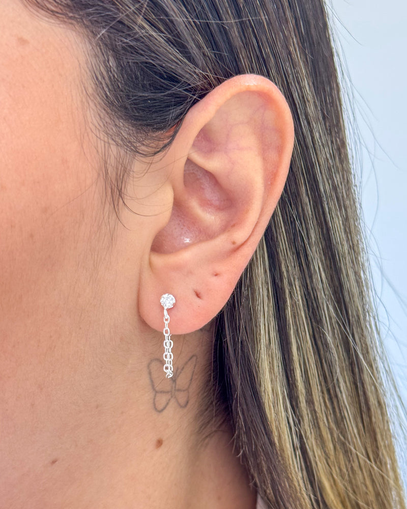 Brinco Correntinha Ponto de Luz - Semijoia Banhado a Prata