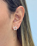 Brinco Estrela Vazada - Semijoia Banhado a Prata