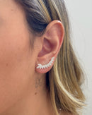 Ear Cuff Formato Navete Cravejado - Semijoia Banhada a Prata