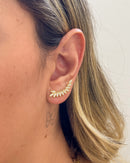 Ear Cuff Formato Navete Cravejado - Semijoia Banhada a Ouro 18k