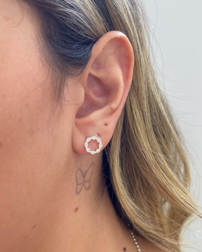 Brinco Mini Circulos Cravejados - Semijoia Banhado a Prata