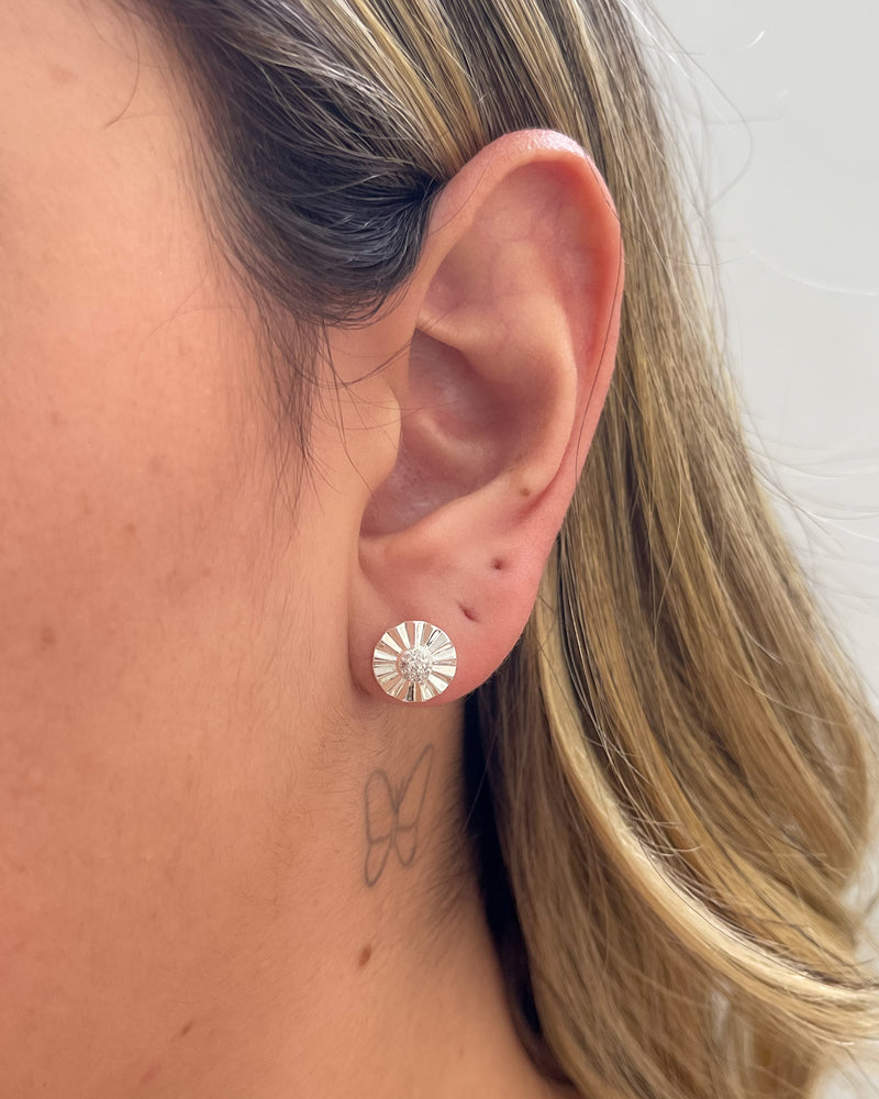 Brinco Margarida - Semijoia Banhado a Prata