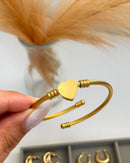 Bracelete Torcido Regulável Coração - Dourado - Áurea Acessórios