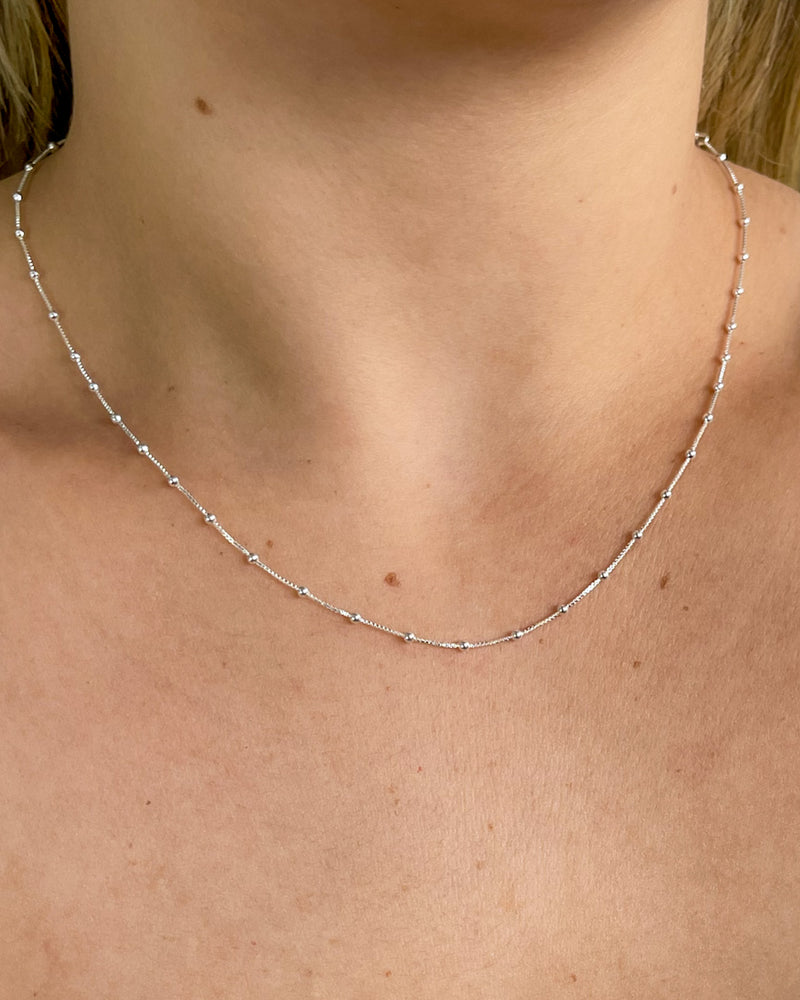 Colar Veneziana Bolinhas - Semijoia Banhado a Prata