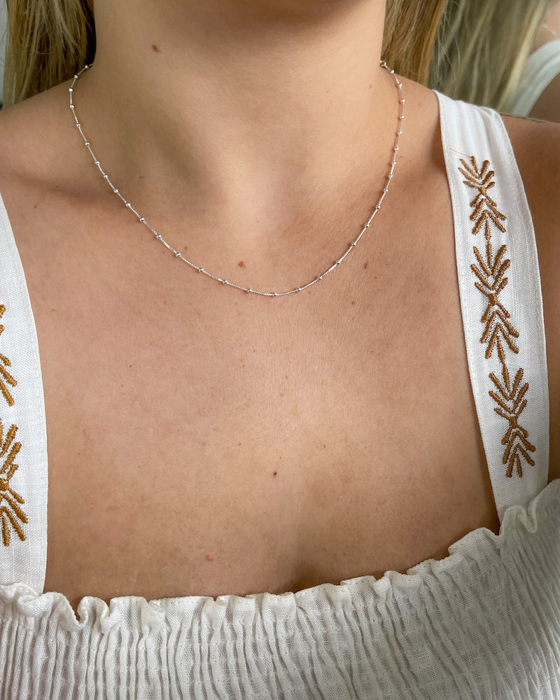 Colar Veneziana Bolinhas - Semijoia Banhado a Prata