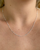 Colar Círculos Amassados - Semijoia Banhado a Prata