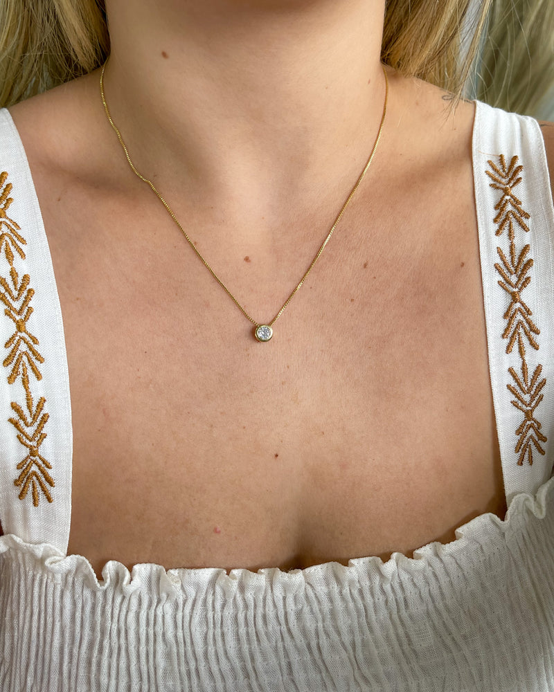 Colar Pingente Redondo Cristal - Semijoia Banhado em Ouro 18k