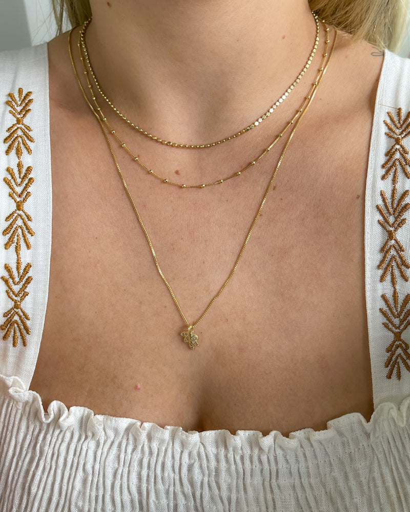 Conjunto de Colares Folha Cravejada - Semijoia Banhado em Ouro 18k