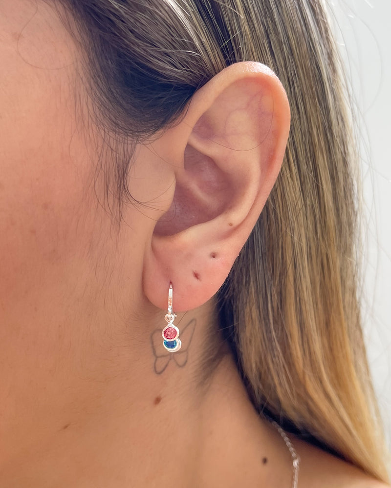 Argolinha com Pingente Zircônias Coloridas - Semijoia Banhado a Prata