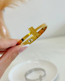 Bracelete H  - Semijoia em Aço Inox Ouro