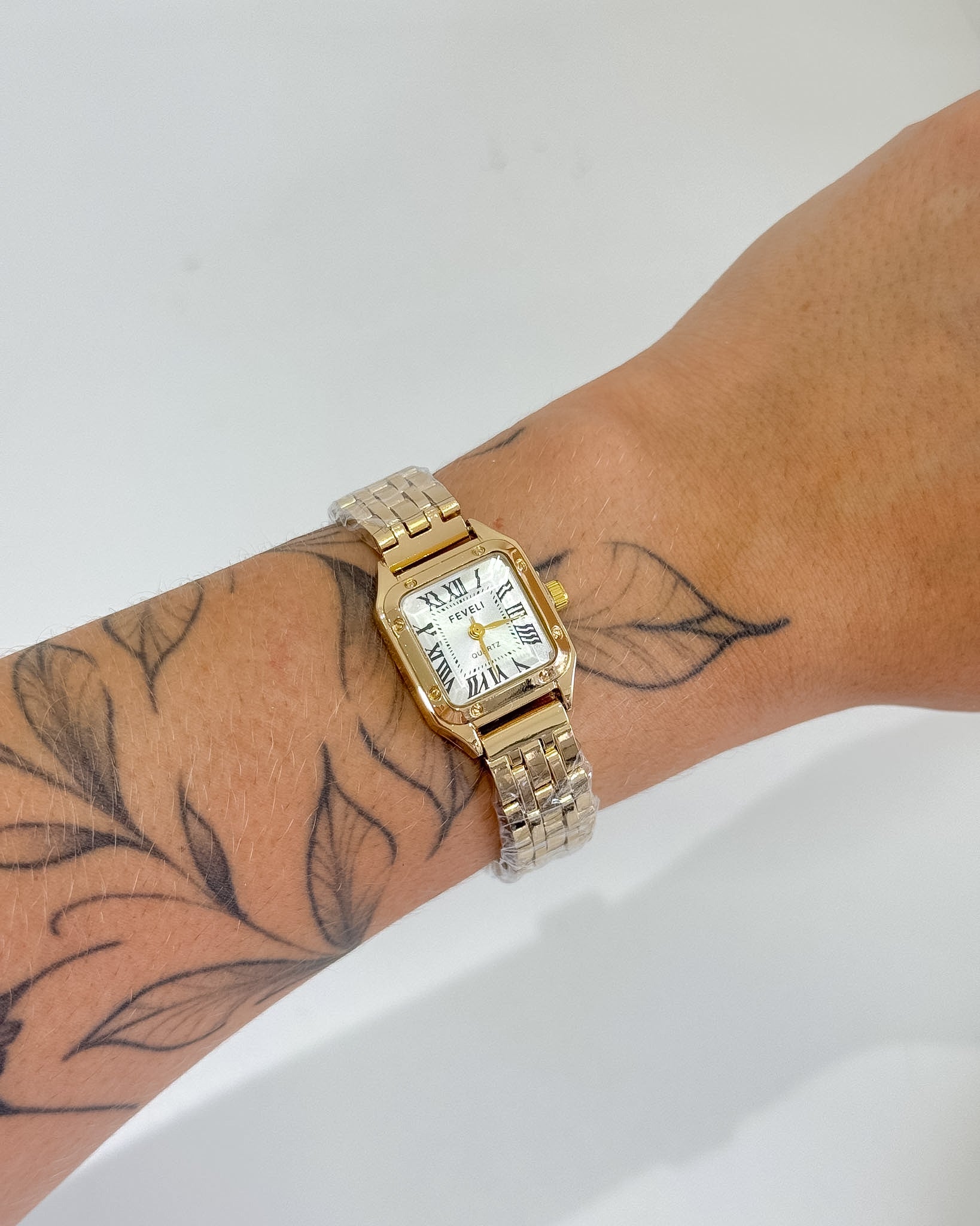 Relógio Feminino Quadrado Boxy Dourado 21mm