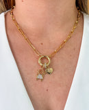 Colar Fecho Boia com Pingente Filha - Semijoia Banhado em Ouro 18k