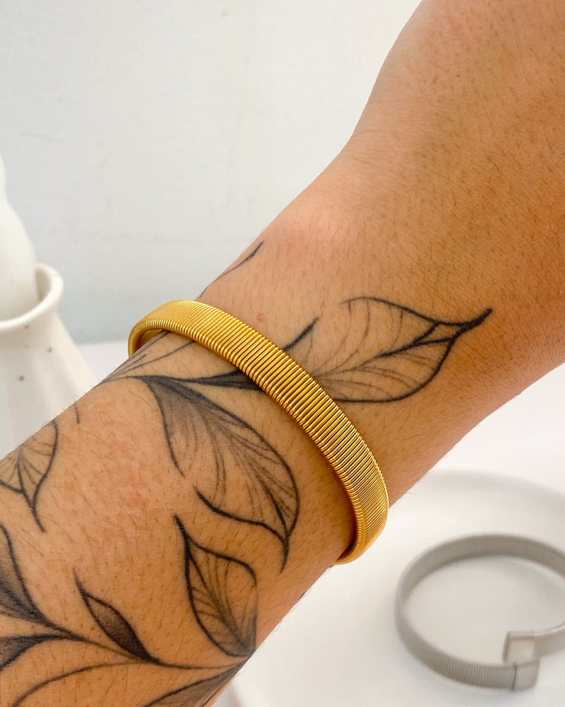 Bracelete Riscado Regulável Dourado - Áurea Acessórios