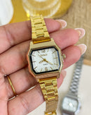 Relógio Feminino Quadrado Analógico Pequeno