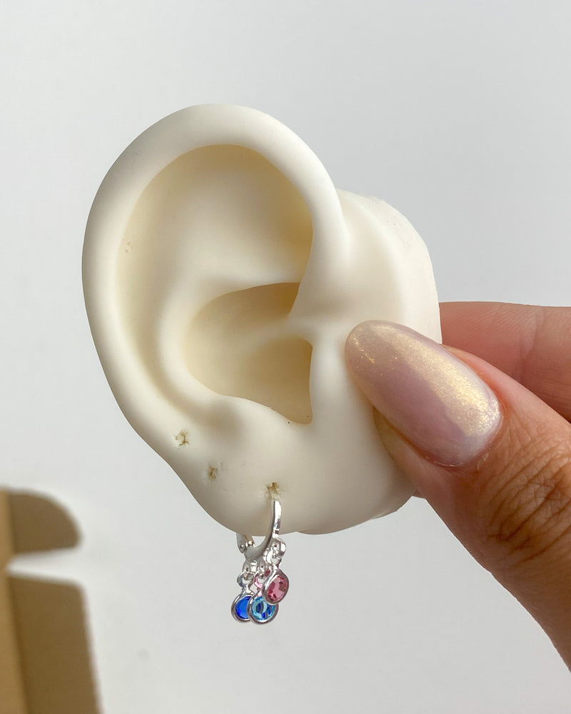 Argolinha com Pingente Zircônias Coloridas - Semijoia Banhado a Prata