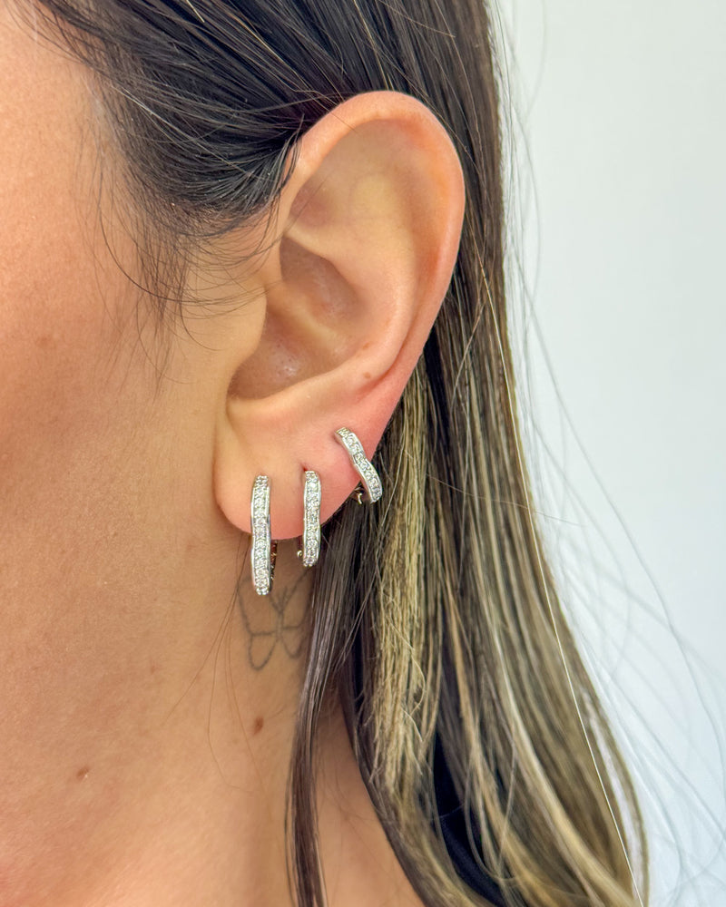 Trio de Brincos Coração Cravejado - Semijoia Folheada em Prata