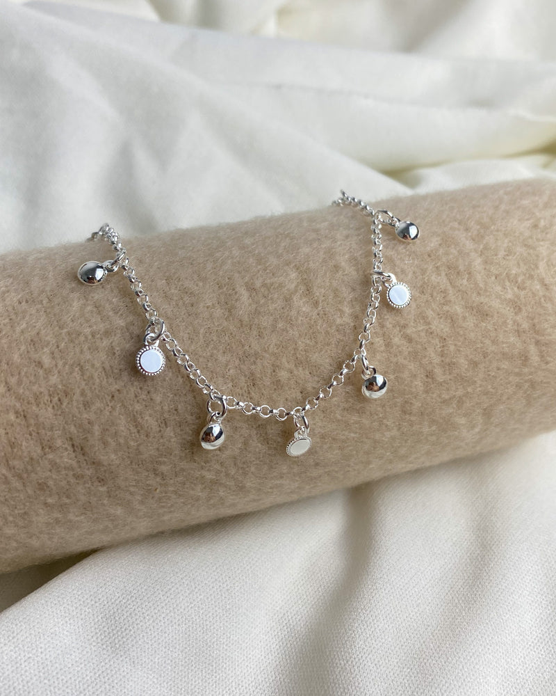 Pulseira Círculos Pendurados  - Semijoia Banhado a Prata