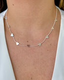 Colar Choker Corações Fixos - Semijoia Folheada a Prata