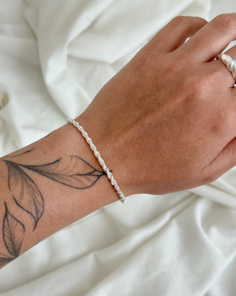 Pulseira Fio Baiano Trançada - Semijoia Folheada a Prata