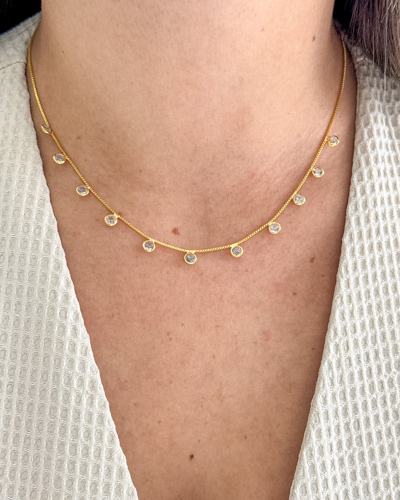 Colar Choker Pingentes Zircônia Pendurados - Semijoia Folheada a Ouro 18k