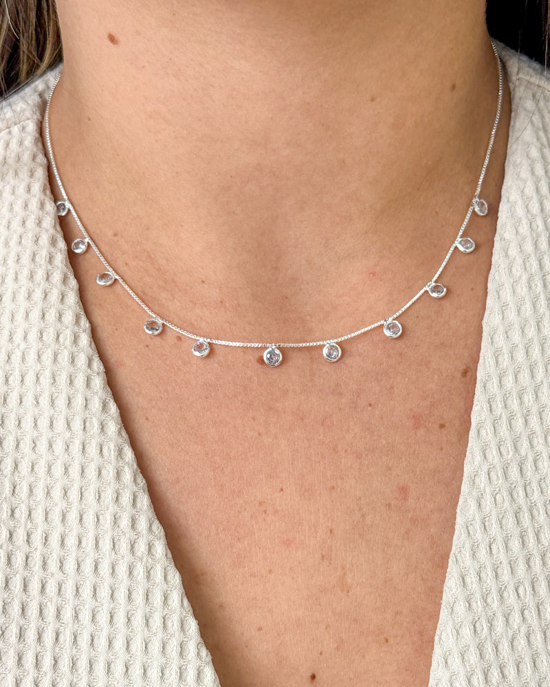 Colar Choker Pingentes Zircônia Pendurados - Semijoia Folheada a Prata