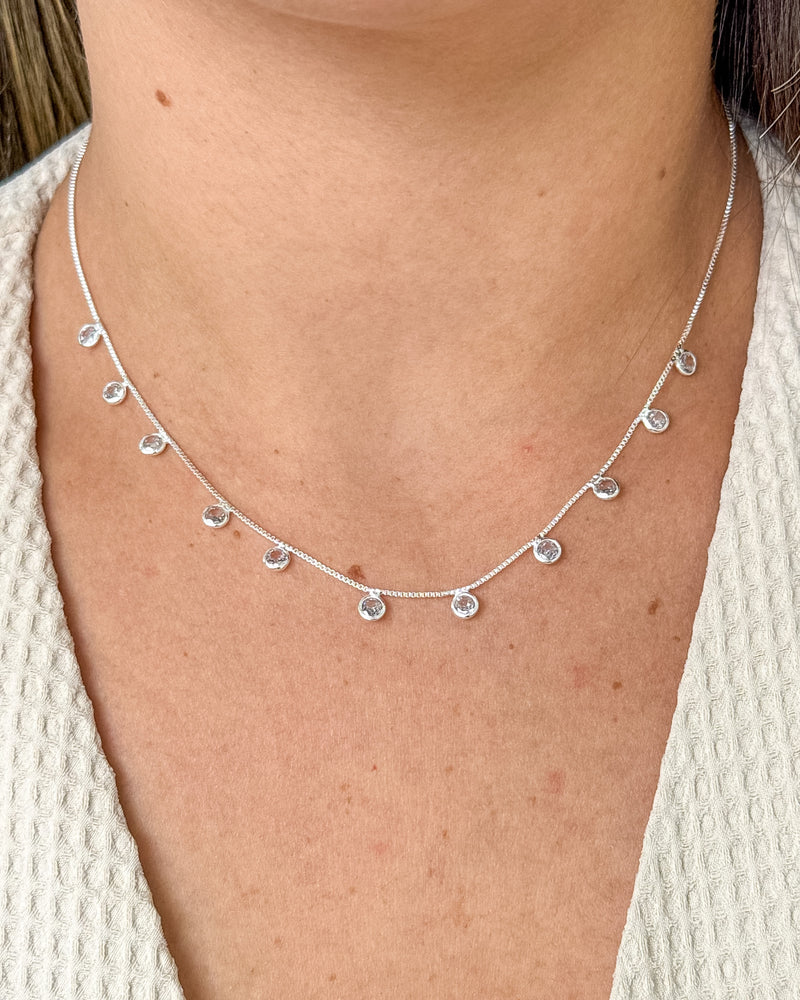 Colar Choker Pingentes Zircônia Pendurados - Semijoia Folheada a Prata