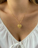 Colar Relicário Coração Vazado + Foto Personalizada - Semijoia Banhado em Ouro 18k