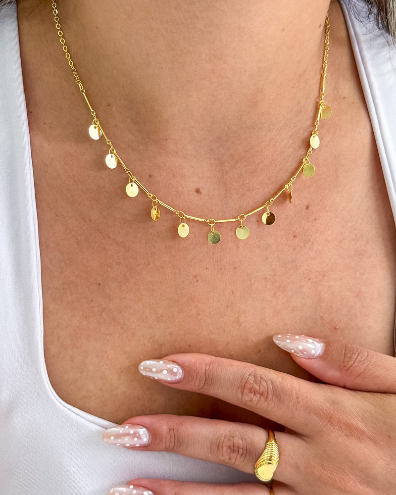 Colar Choker Medalhas Peduradas - Semijoia Folheada a Ouro 18k