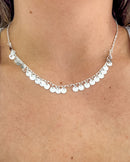 Colar Choker Medalhas Peduradas - Semijoia Folheada a Prata