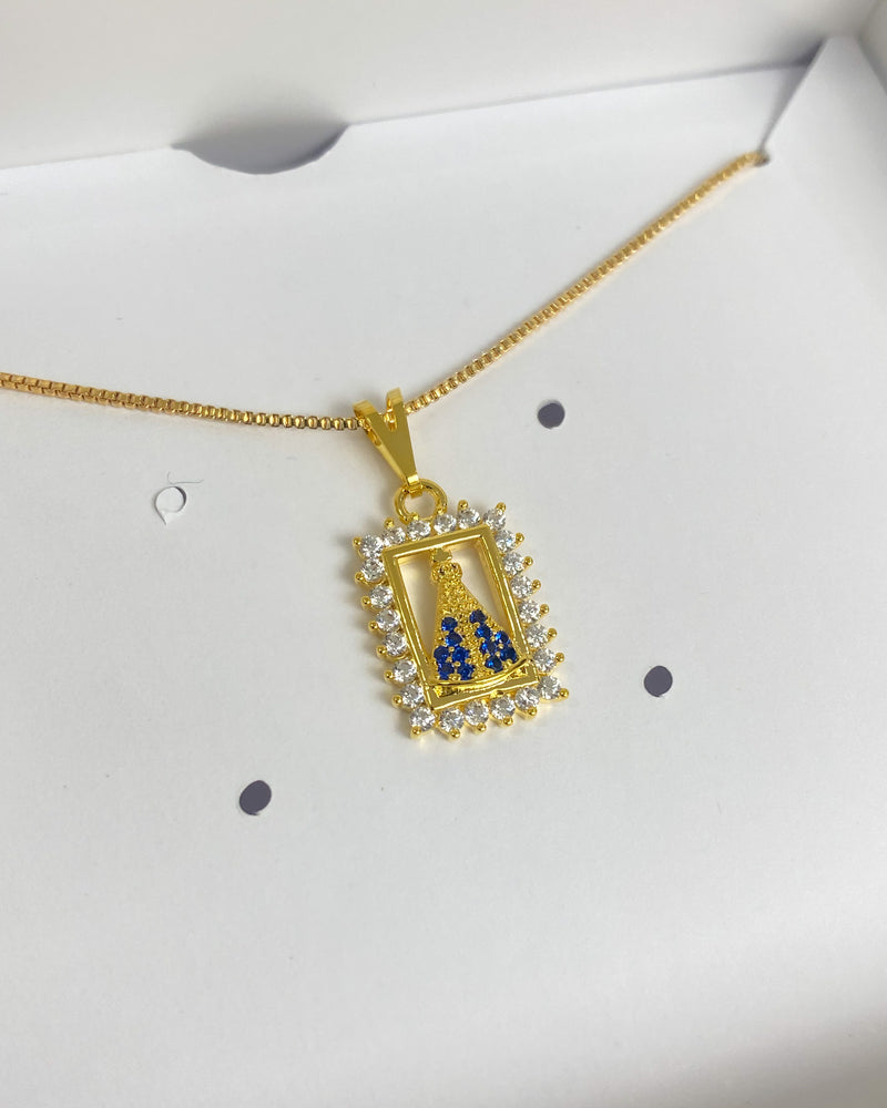 Colar Cravejado Nossa Senhora Dourado - Áurea Acessórios