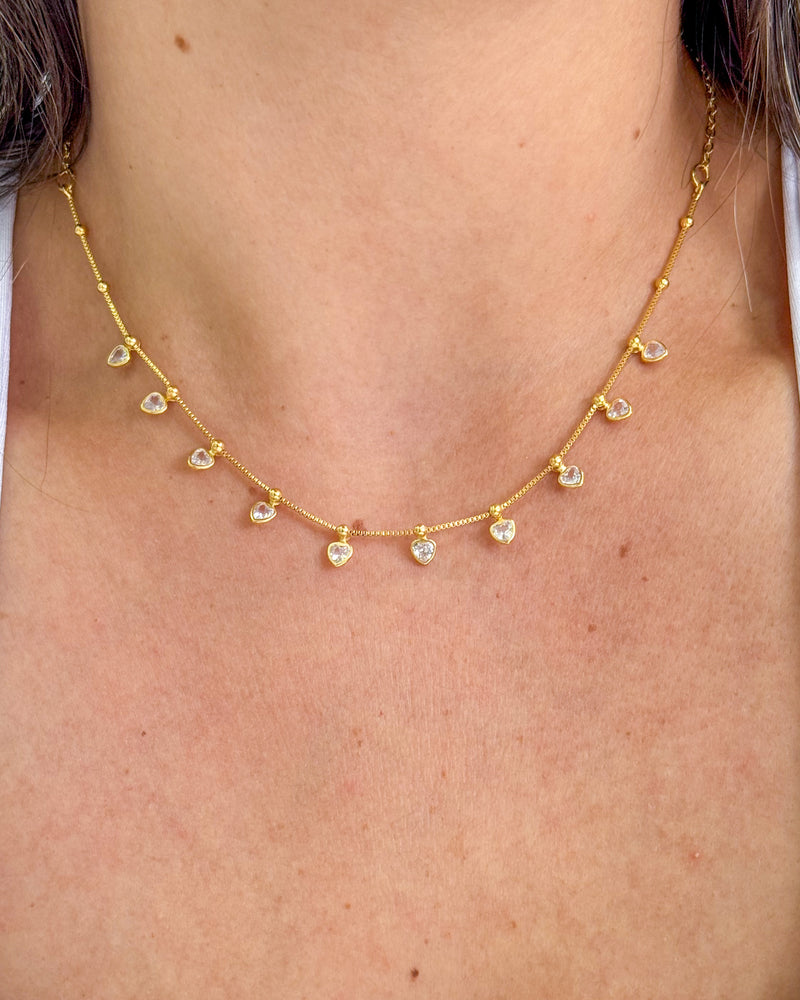 Colar Choker Corações com Zircônia - Semijoia Folheada a Ouro 18k