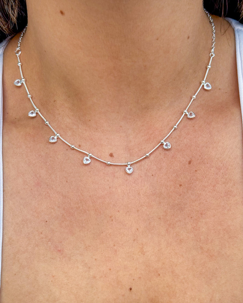 Colar Choker Corações com Zircônia - Semijoia Folheada a Prata