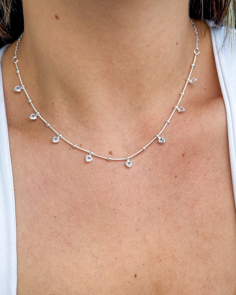 Colar Choker Corações com Zircônia - Semijoia Folheada a Prata