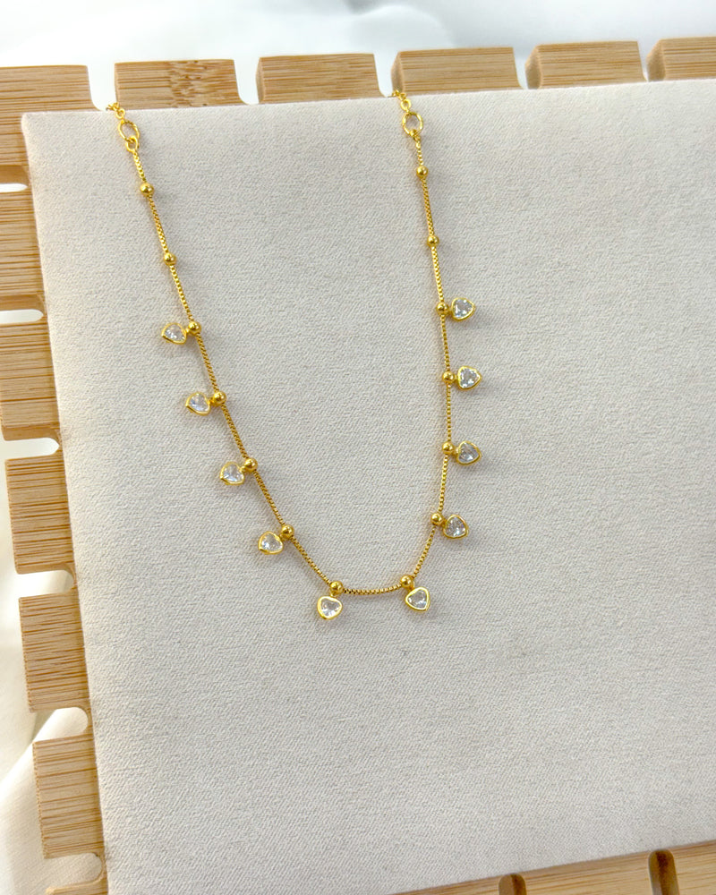 Colar Choker Corações com Zircônia - Semijoia Folheada a Ouro 18k