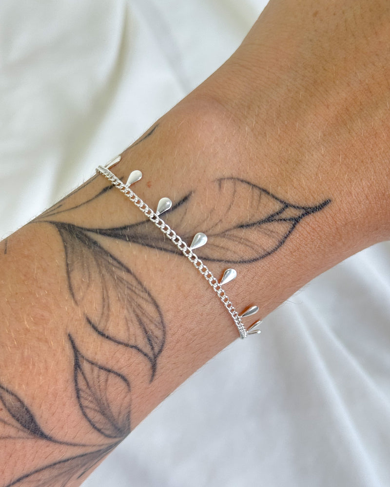 Pulseira Gotas Fixas - Semijoia Folheada a Prata