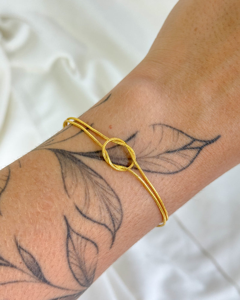 Pulseira Veneziana detalhe Nó - Semijoia Folheada a Ouro 18k