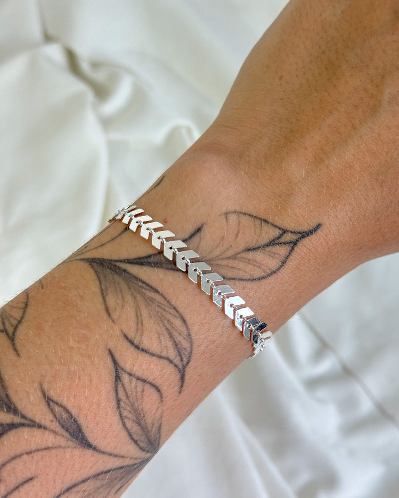 Pulseira Raminhos - Semijoia Banhado a Prata