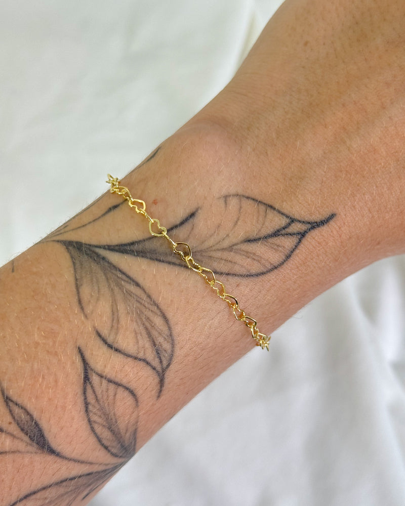 Pulseira Elos Corações - Semijoia Banhado em Ouro 18k