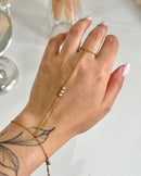 Pulseira Hand Chain Zircônia - Semijoia Aço Inox Ouro