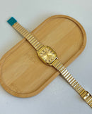 Relógio Feminino Quadrado Românico Dourado 25mm