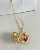 Colar Relicário Oval + Foto Personalizada - Semijoia Banhado em Ouro