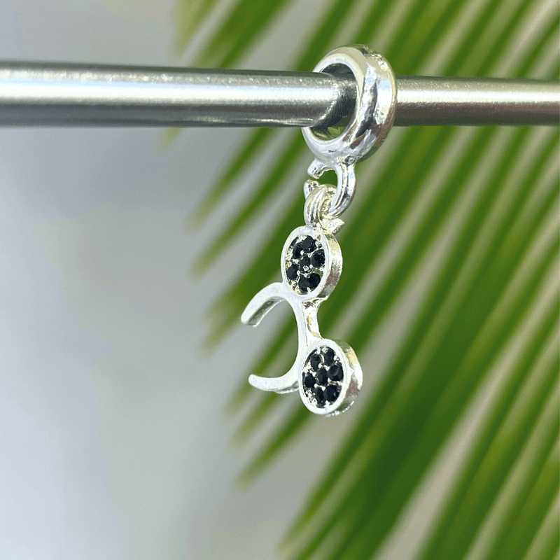 Berloque Pendurado Tiara Mickey com Strass - Prata - Áurea Acessórios