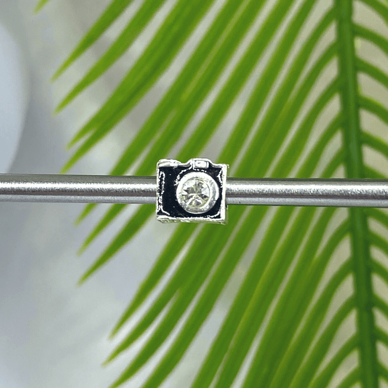 Berloque Separador Banhado a Prata Câmera - Prata - Áurea Acessórios