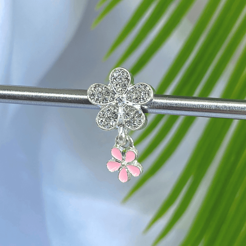 Berloque Separador Florzinha Cravejada com Flor Pendurada - Prata - Áurea Acessórios