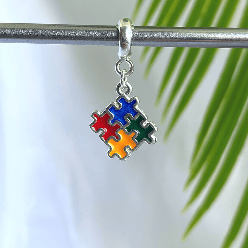 Berloque Banhado a Prata Símbolo Autismo - Prata - Áurea Acessórios