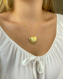 Colar Relicário Coração Detalhado + Foto Personalizada - Dourado - Áurea Acessórios